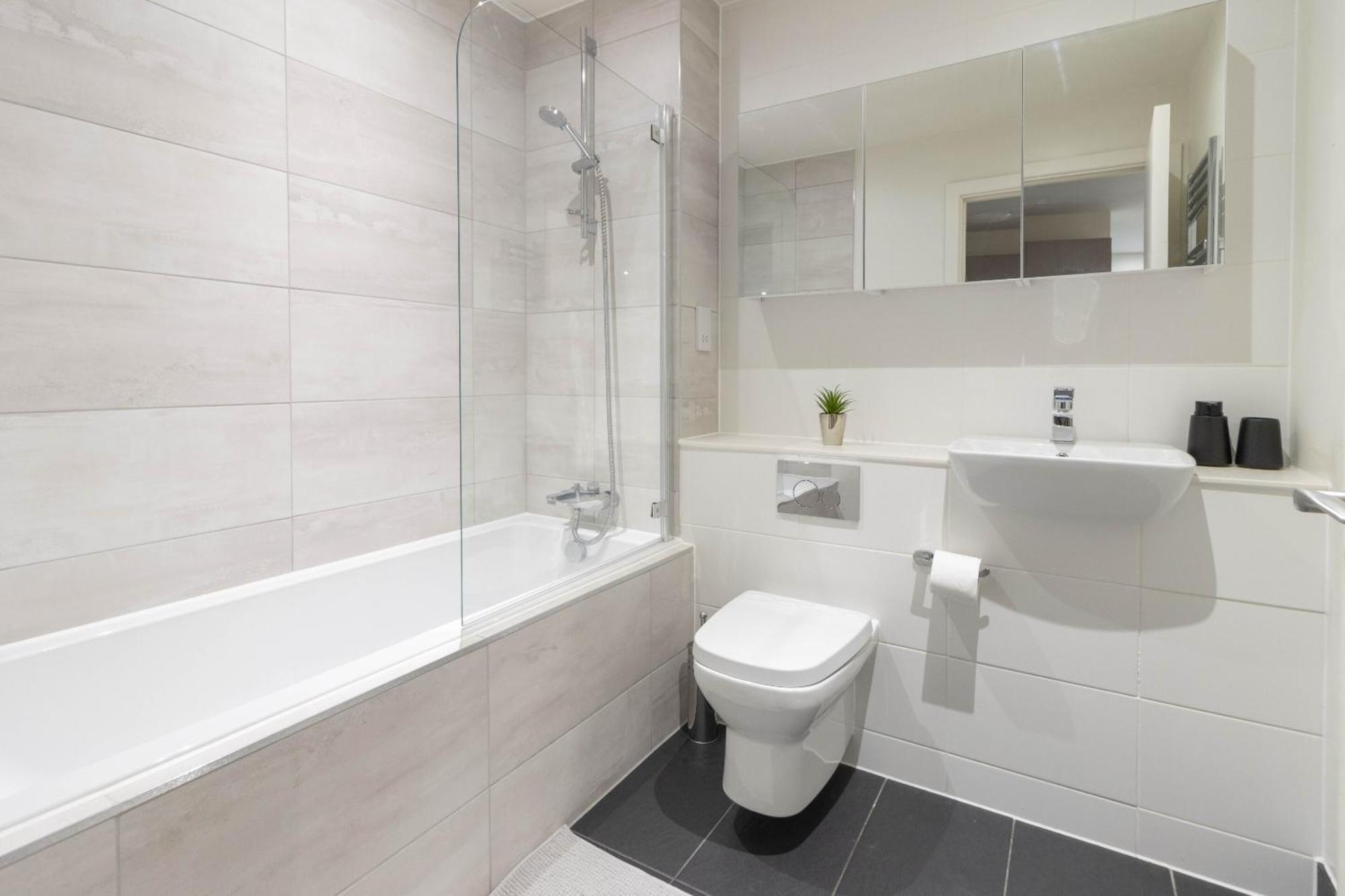Ferienwohnung Linacre 11 - Modern 2 Bed Behind The Cathedral With Free Parking And Fast Wifi Exeter Exterior foto